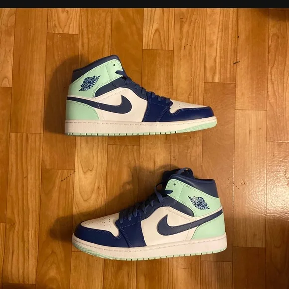 Air Jordan 1 Mid “Blue Mint” - Picture 1 of 11